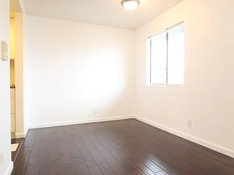627 Maltman Ave #9 — Photo 2
