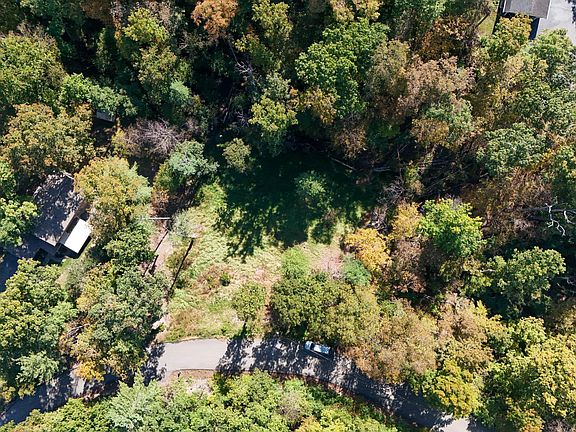 3rd image of 146 Cloudland Dr