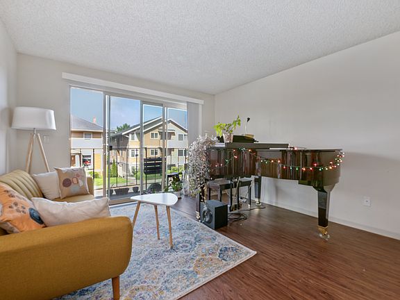 2nd image of 5204 15th Ave NE APT 103