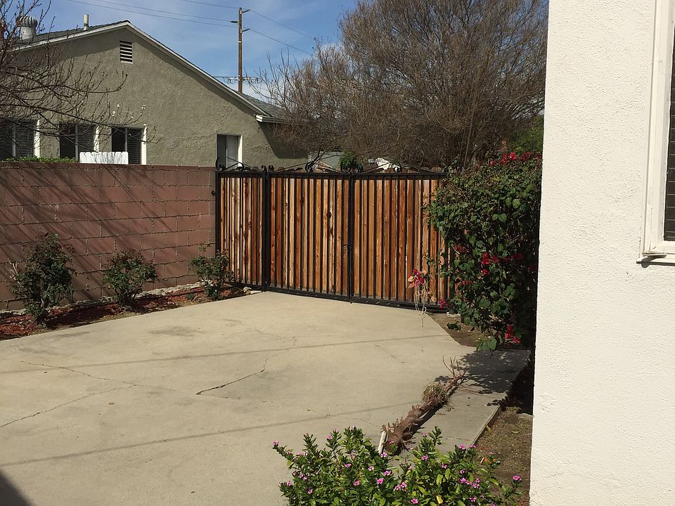 2nd image of 1008 E Charlinda St