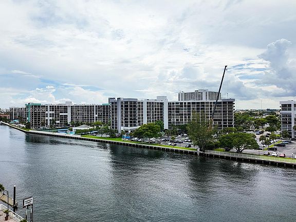 5th image of 3000 S Ocean Dr APT 712