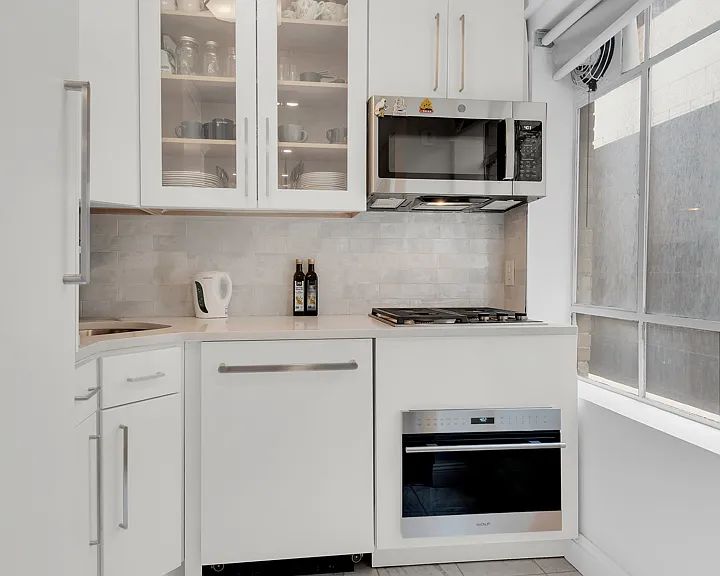 45 W 54th St #7-D — Photo 6