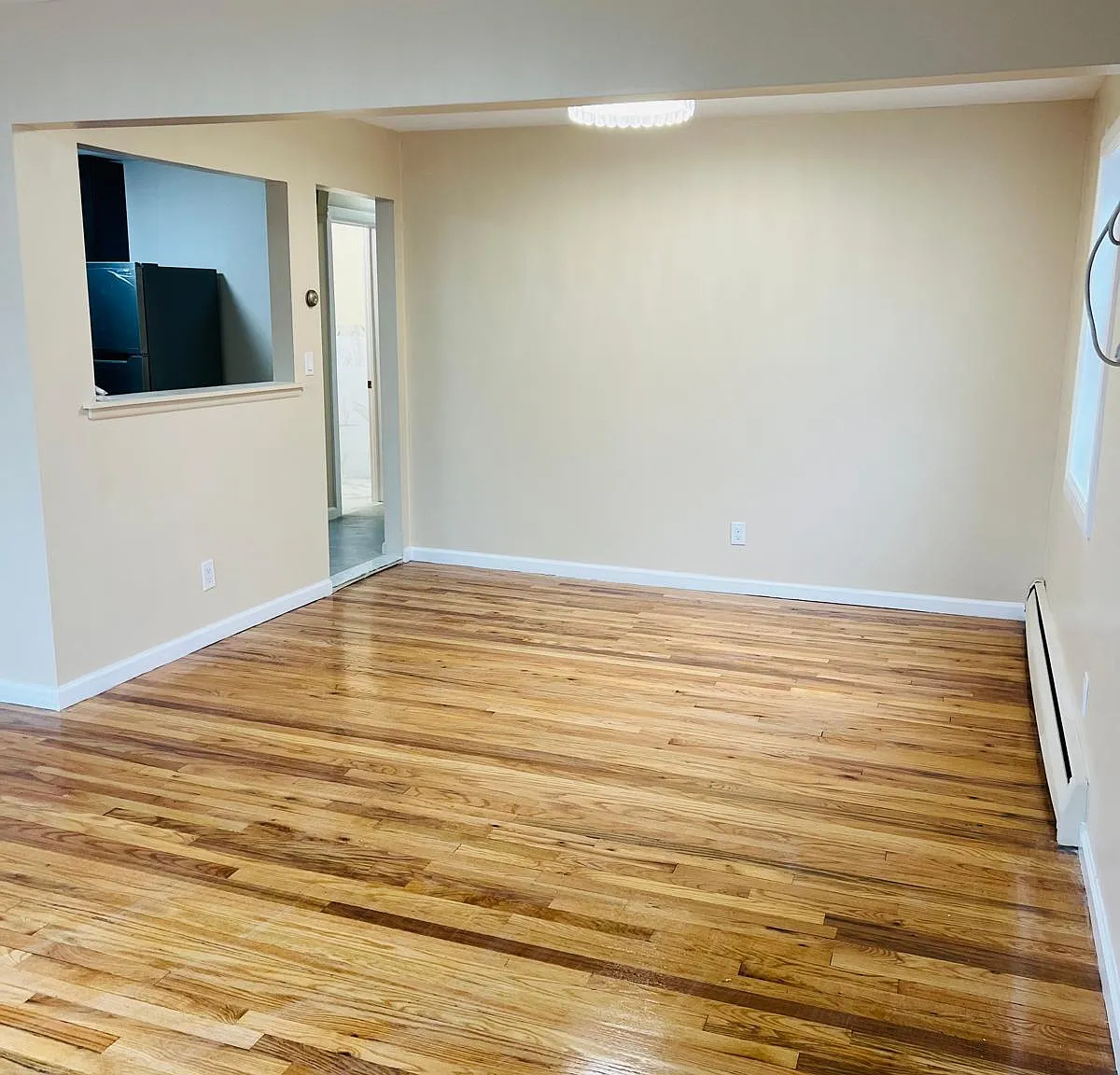 3 bed, 1100 sqft, $3,800 — Photo 2