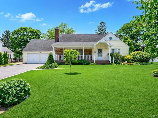 108 Ketewamoke Avenue, Babylon, NY 11702