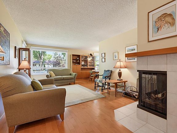 4th image of 9247 148th St NW