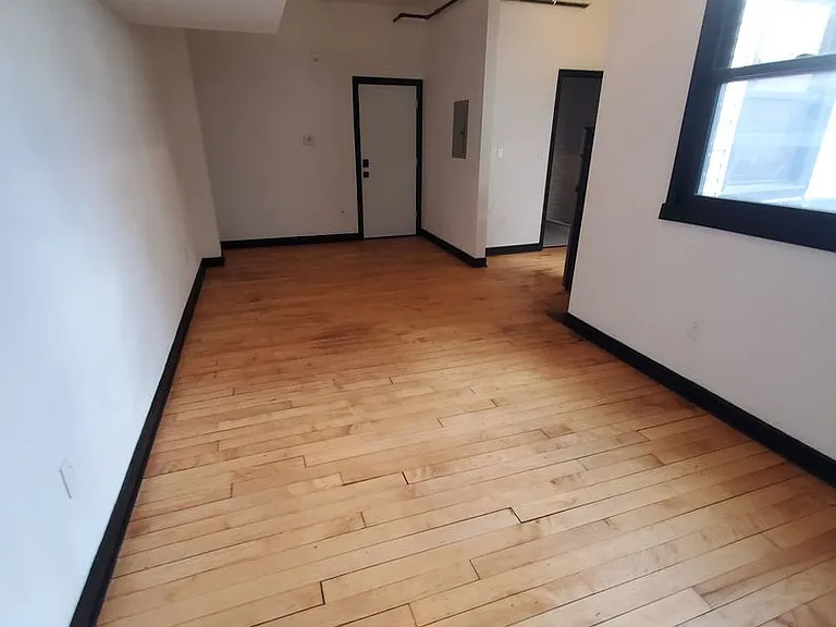The Berm - 2001 10th Ave (24 Units Luxury Apartments) — Photo 9