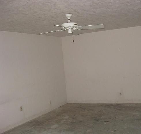 1st image of 2710 Yale Ln