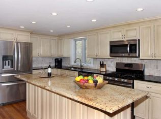 1243 Main St UNIT 1, Cotuit, MA 02635