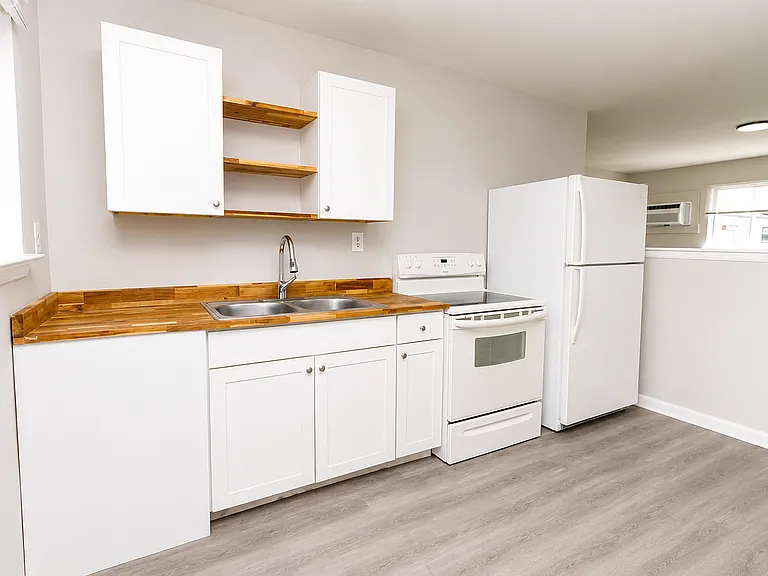 45 Scruggs St #E — Photo 3