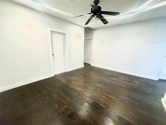 4th image of 1031 Jackson Ave Fl 3