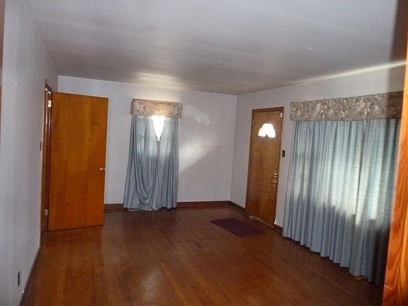 3rd image of 2213 Lawson Ave