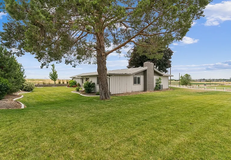 10996 Willis Rd — Photo 38