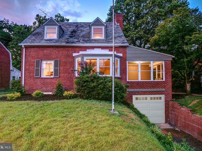 8005 Barron St, Takoma Park, MD, 20912