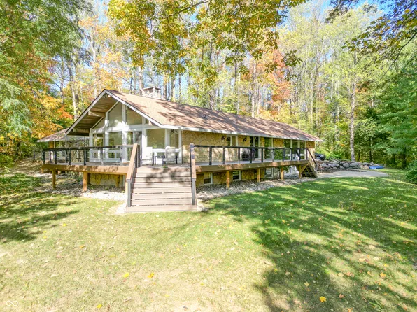 4253 E Windsor Ln, Columbus, IN 47201