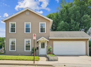 1120 W 5th St, Dubuque, IA 52001