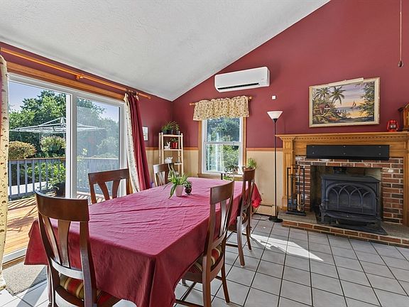 5th image of 515 Prospect St
