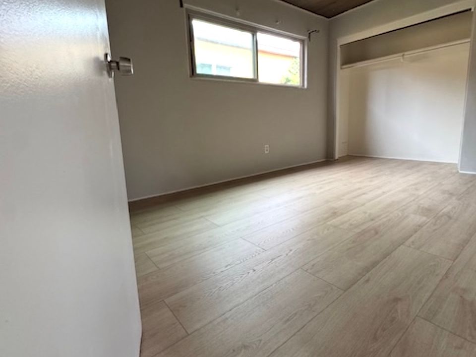 2nd image of 5026-28 Voltaire St #5028