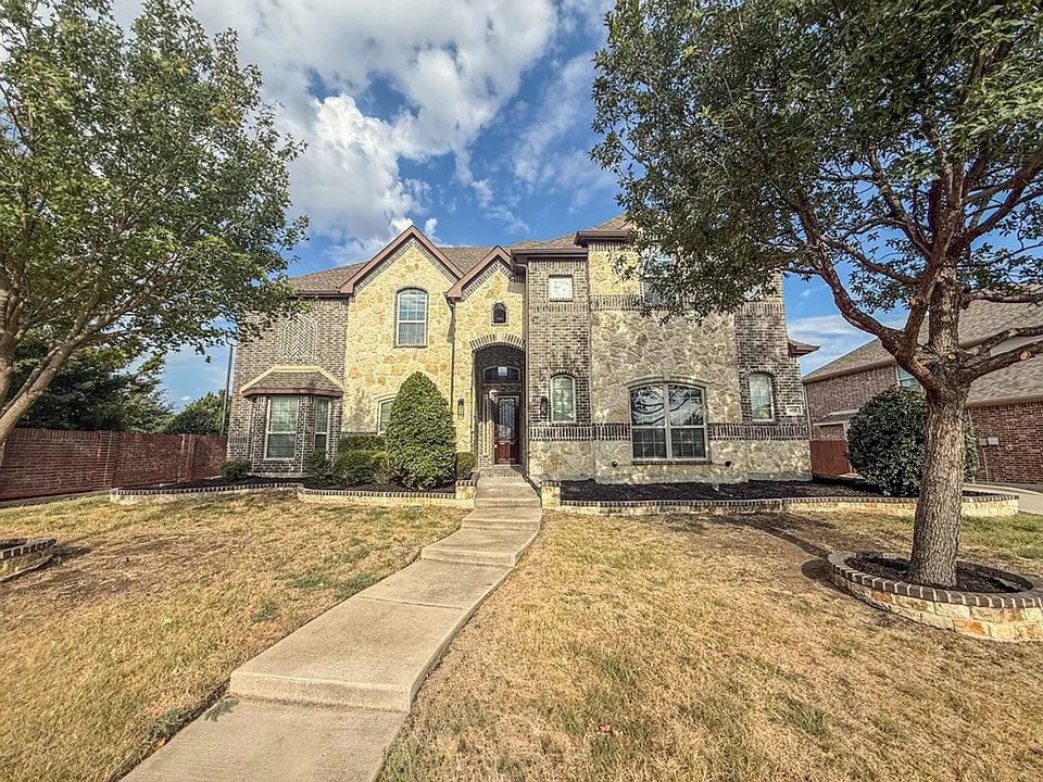600 Falcon Dr