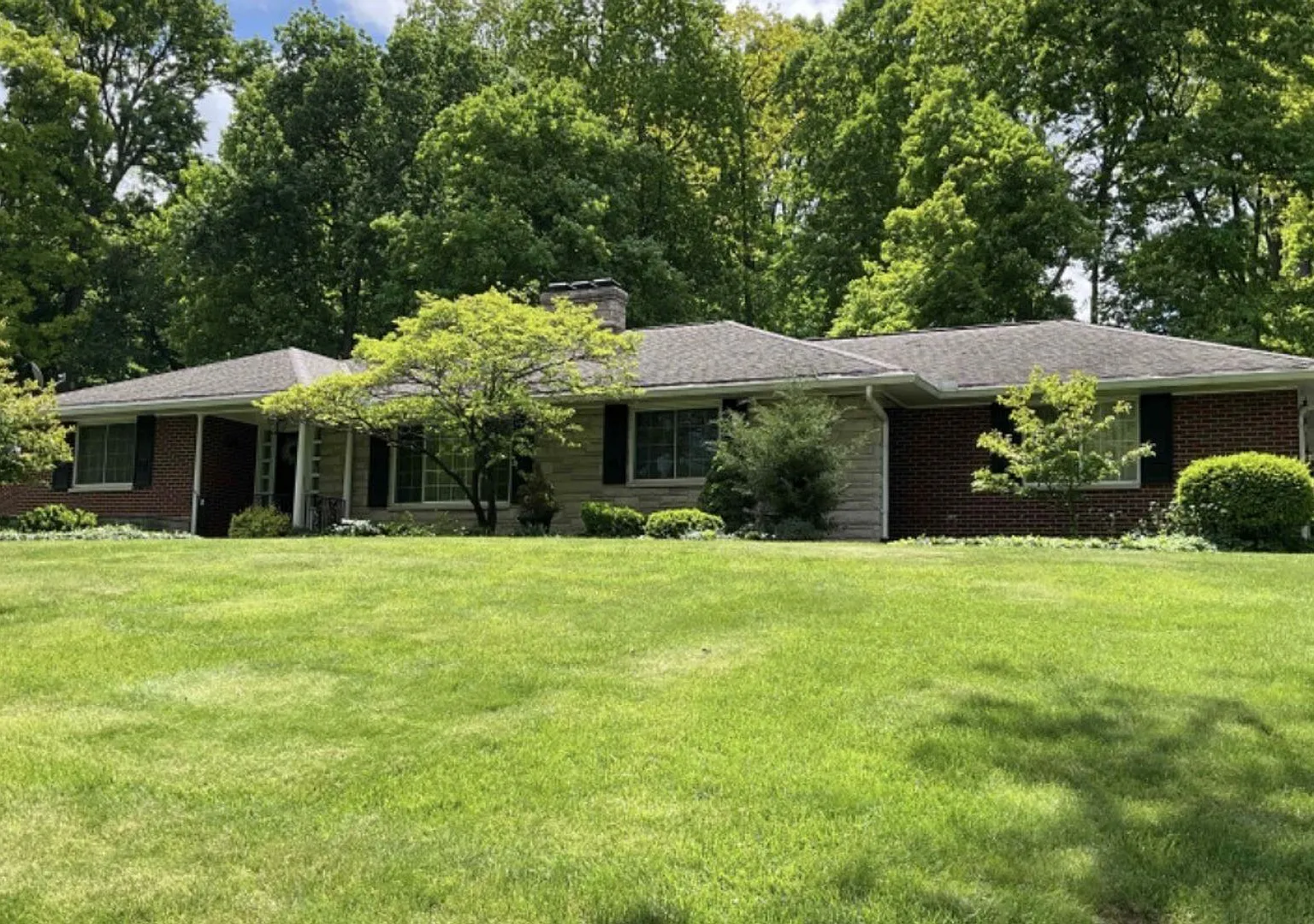 3 Bedroom/2 Bath in Quiet Kettering Neighborhood — Photo 1