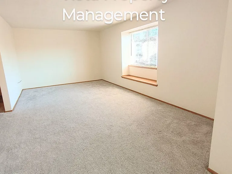 9006 Main St E — Photo 2
