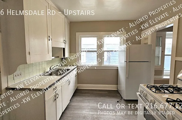 886 Helmsdale Rd #UPSTAIRS — Photo 12