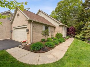 4458 Golf View Dr, Brighton, MI 48116