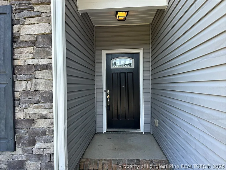 498 New Castle Ln — Photo 5