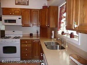 3rd image of 109 E Vaughn St