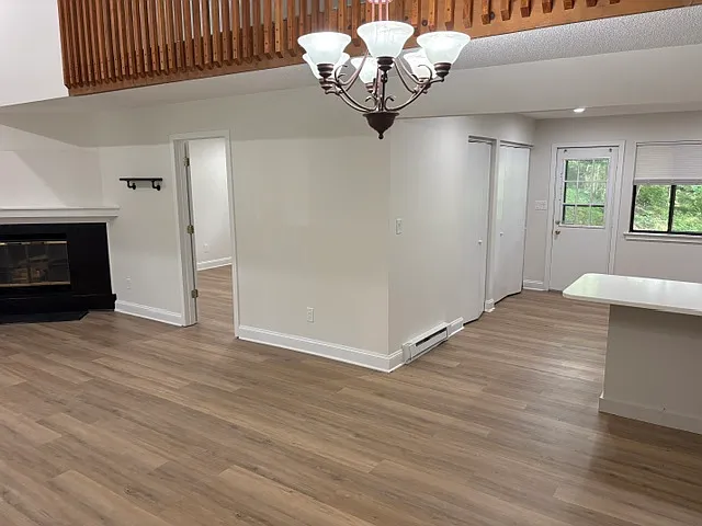 3 bed, 1260 sqft, $2,100 — Photo 3