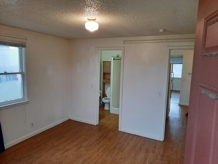 217 S Olympia St — Photo 5