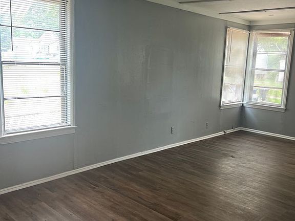4th image of 1515 Belwood St