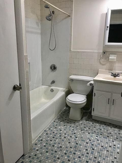 2nd image of 40 Catharine St