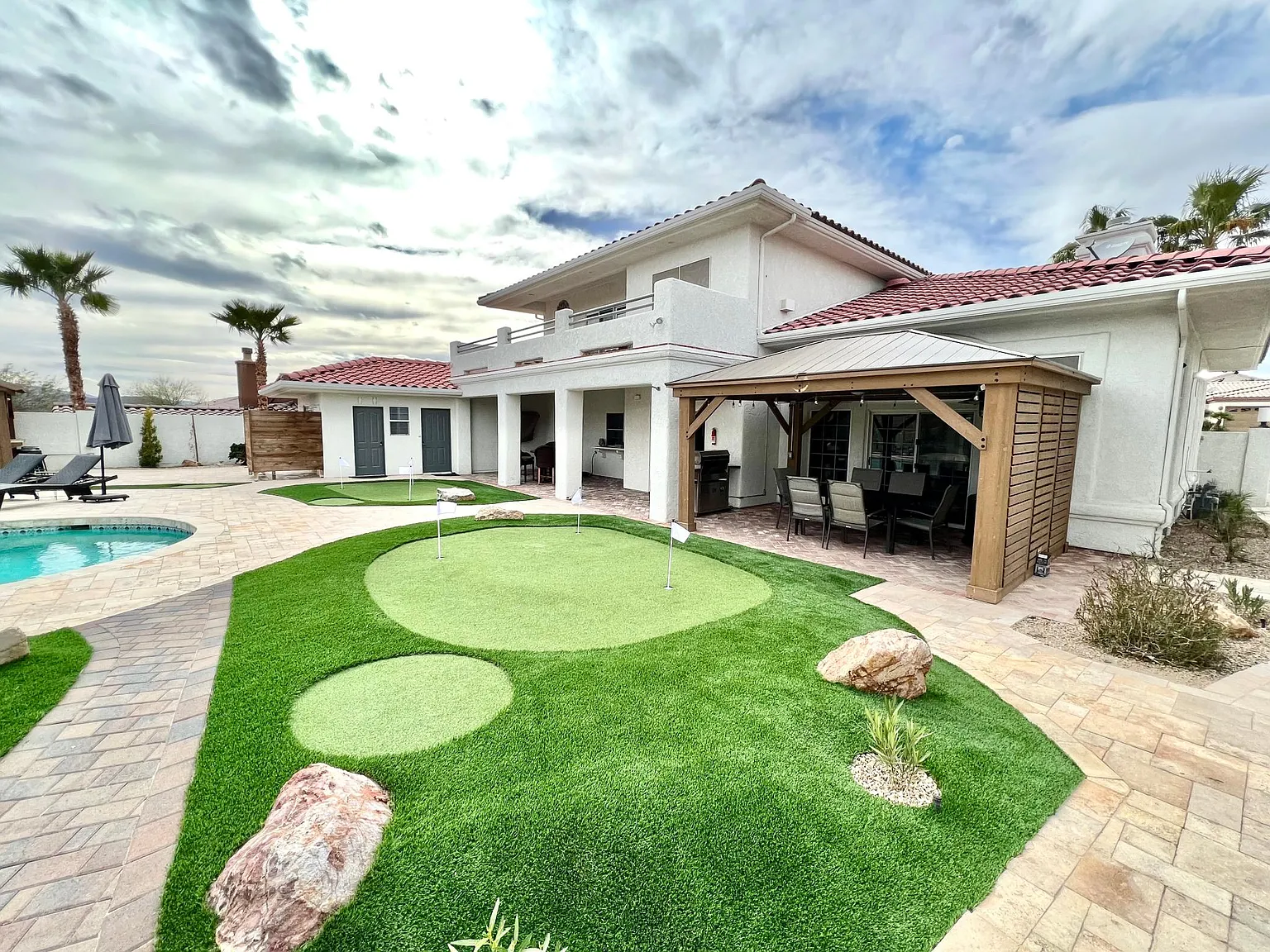 5 bed, 2555 sqft, $5,000 — Photo 2