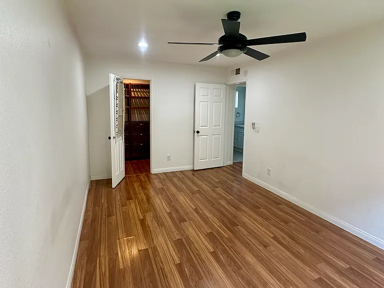 4562 Twain Ave #11 — Photo 24