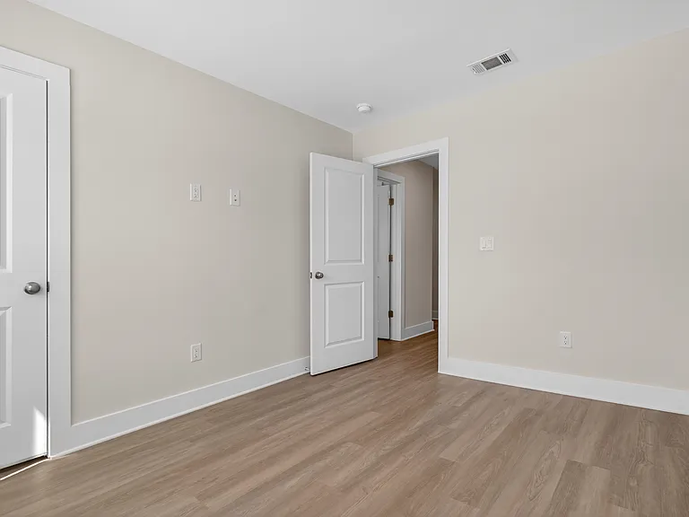 302 Cyan Ln — Photo 11