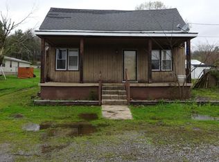 502 McKinley St, Harrisburg, IL 62987