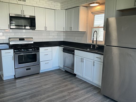 2nd image of 1818 W Howard Ave