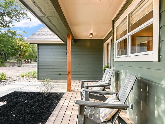 4th image of 302 Valley Dr #302