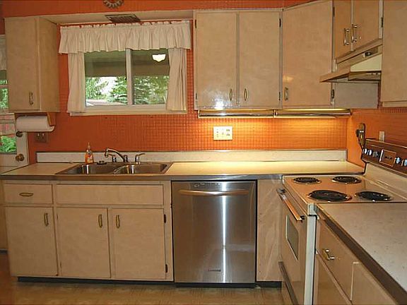 4th image of 1259 Waverly Dr