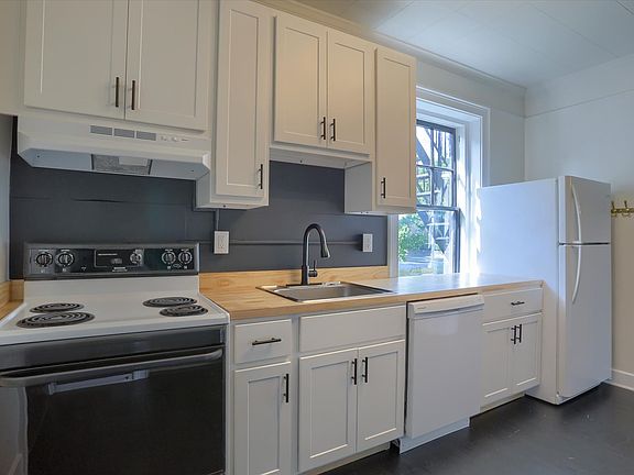 4th image of 105 E Lemon St #1