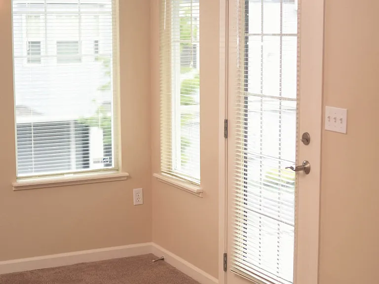Artisan Apartments — Photo 2