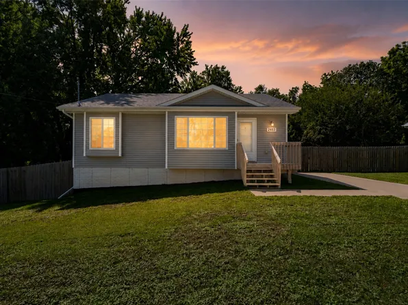 2933 E Madison Ave, Des Moines, IA 50317