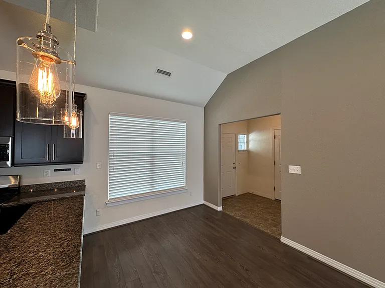 2212 Martlet Ln — Photo 20