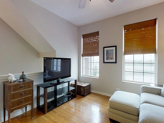 3rd image of 407 Station Park Cir