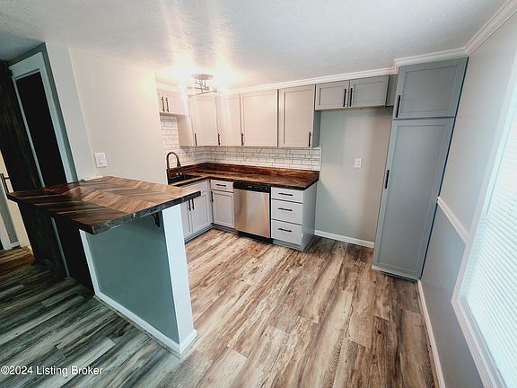 5th image of 10606 Alton Ln