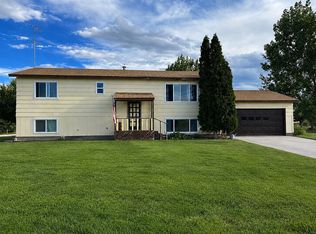 890 Ln 11 1/2, Powell, WY 82435