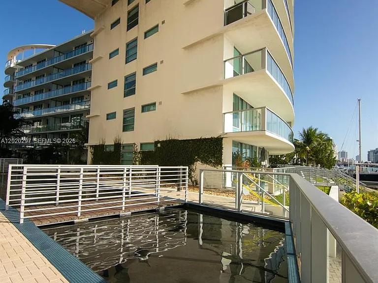 6620 Indian Creek Dr #310 — Photo 39
