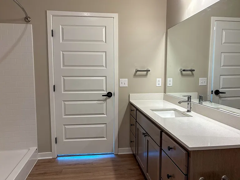 Level at Village Gardens — Photo 113