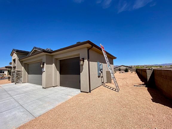 3rd image of 2233 E Lower Canyon Dr #13