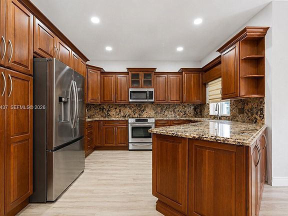 3rd image of 1021 NW 185th Ter